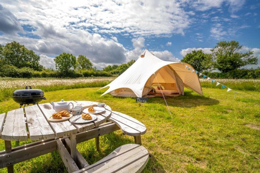 Ringstead  Red Clover At Blanca'S Bell Tents 빌라 외부 사진